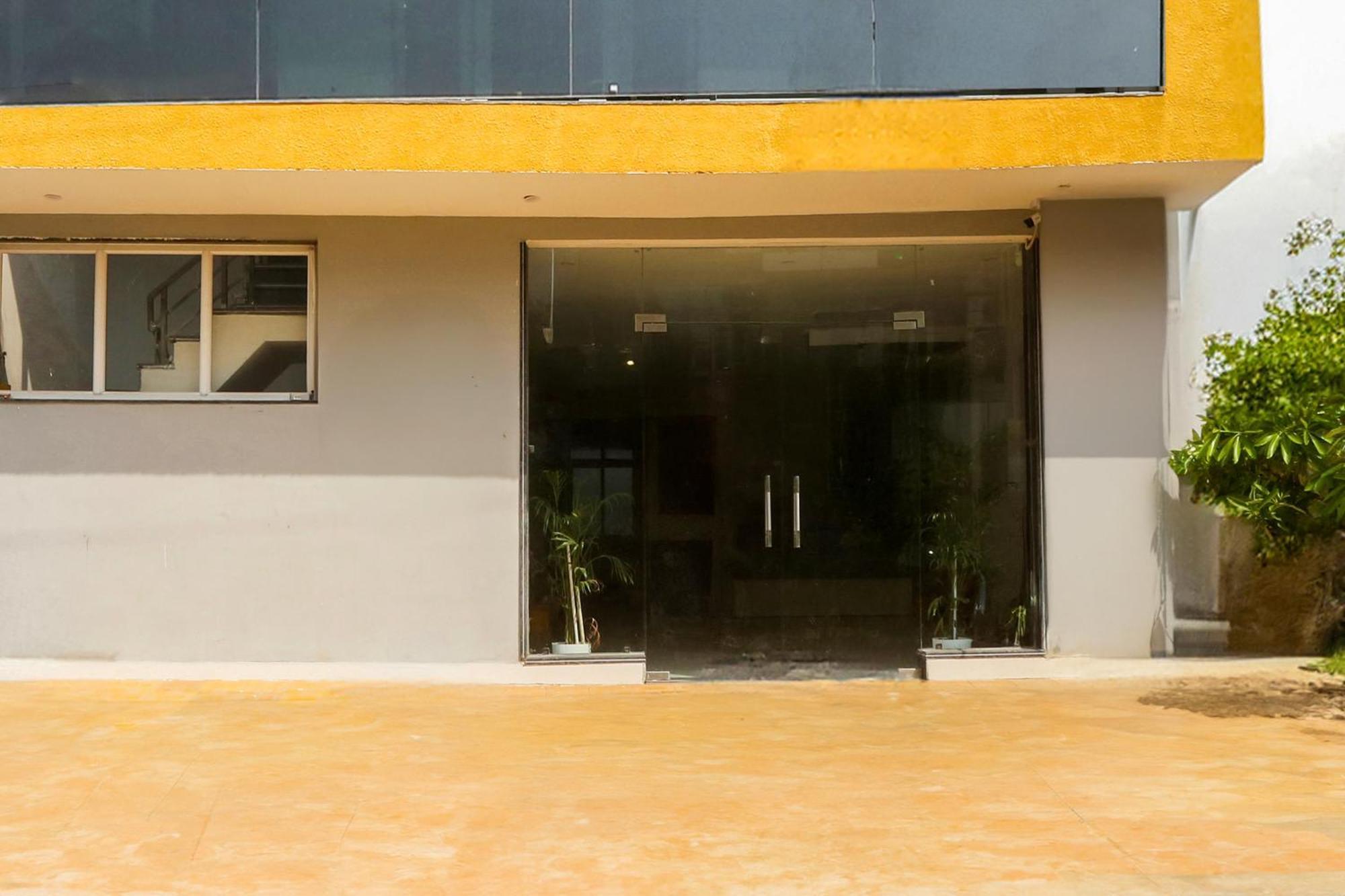 Super Townhouse Sector 69 Gurgaon Hotel Eksteriør billede