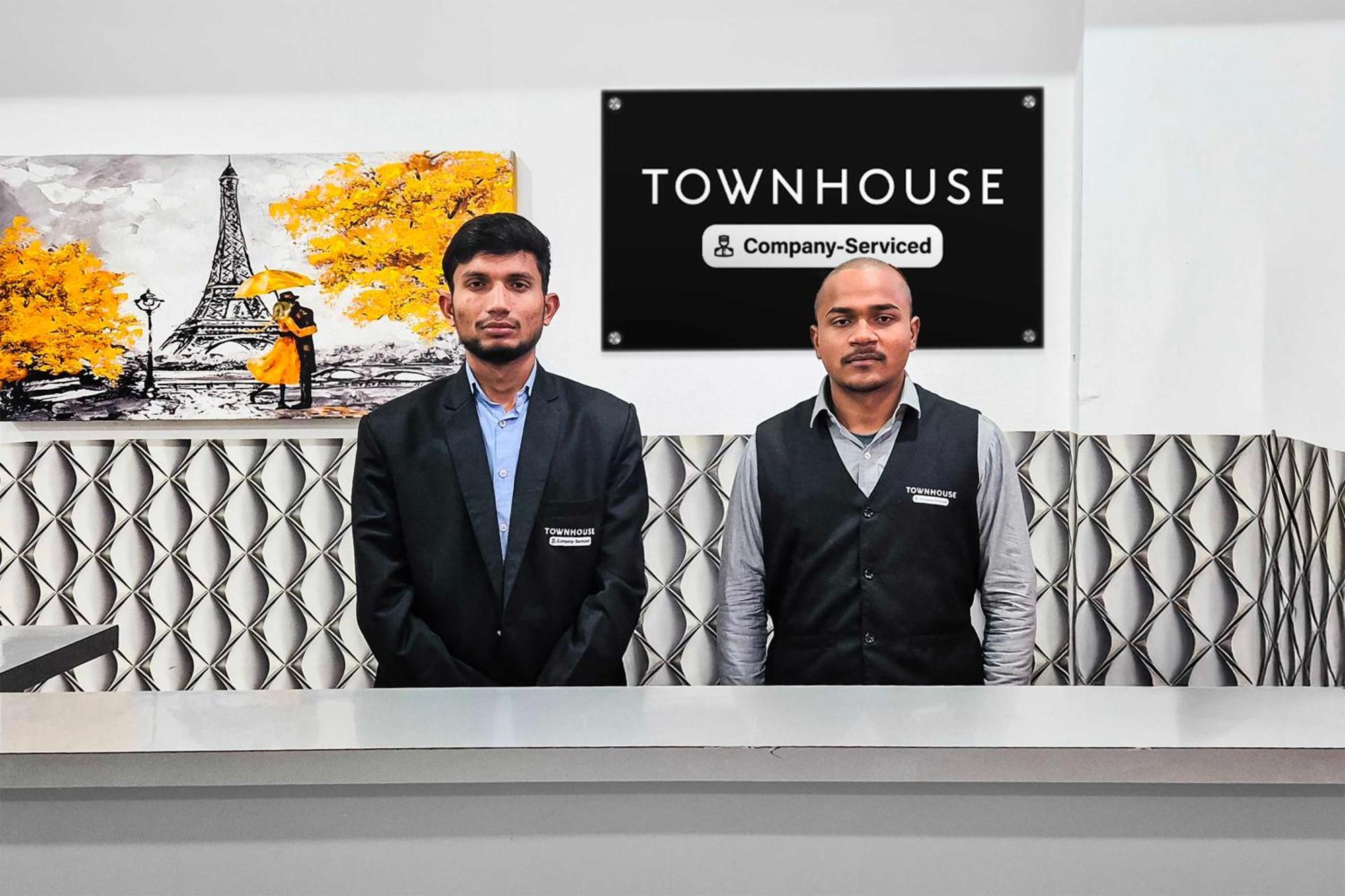 Super Townhouse Sector 69 Gurgaon Hotel Eksteriør billede