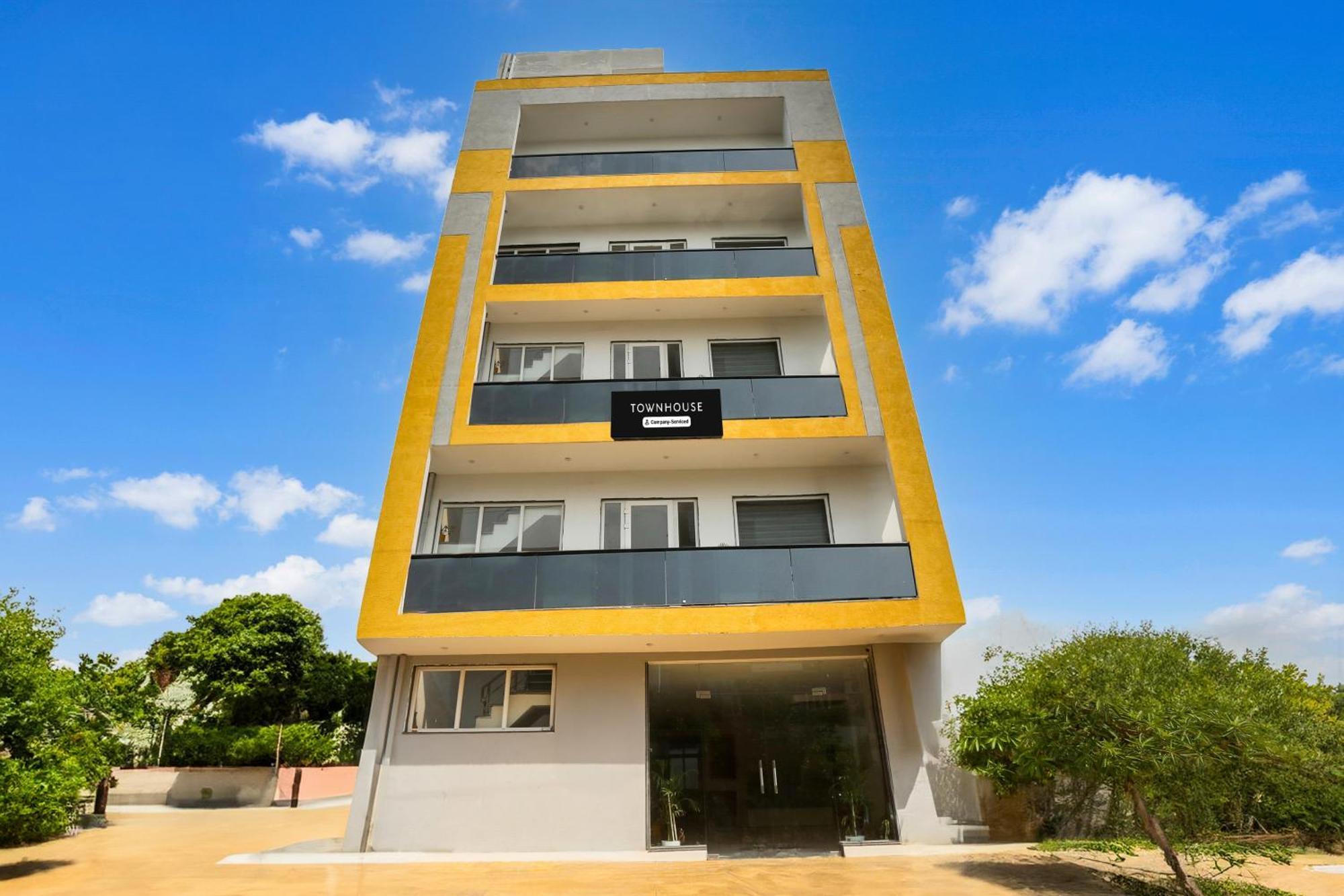 Super Townhouse Sector 69 Gurgaon Hotel Eksteriør billede
