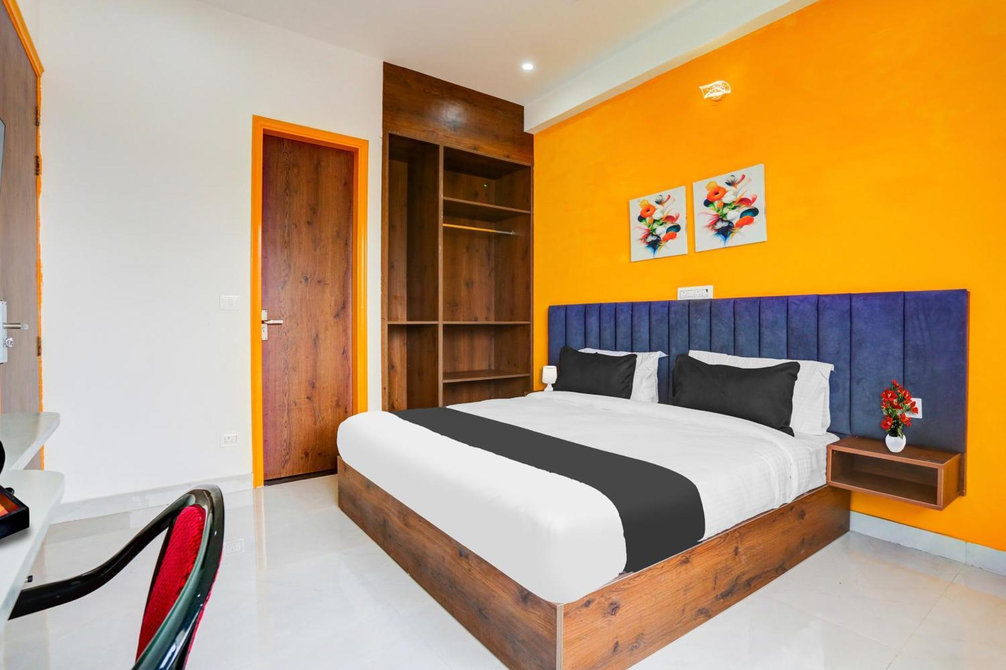 Super Townhouse Sector 69 Gurgaon Hotel Eksteriør billede